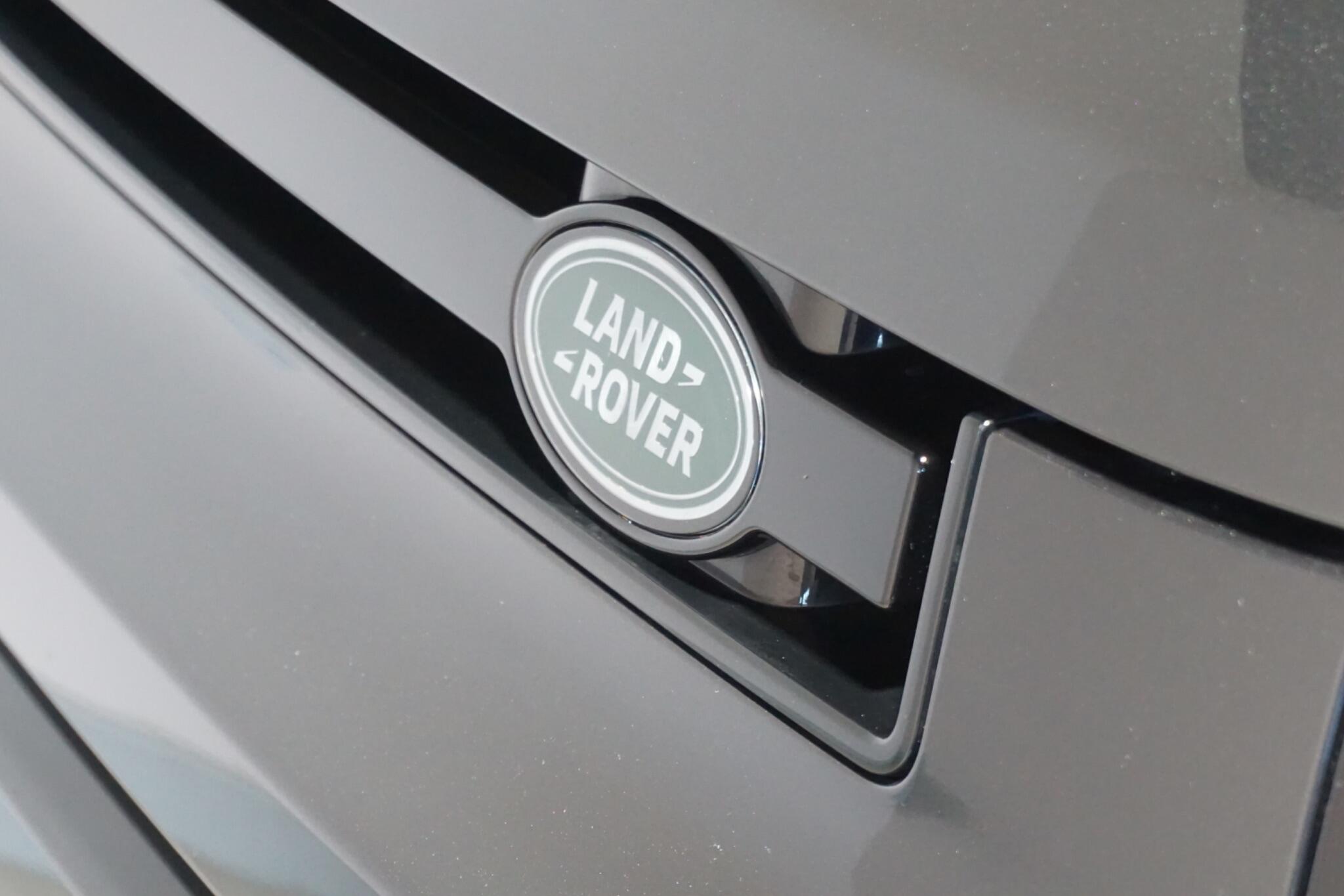 Land Rover Defender 110 3.0 D300 MHEV HSE Hard Top SUV 5dr Diesel Auto 4WD MWB Euro 6 (s/s) (300 ps)